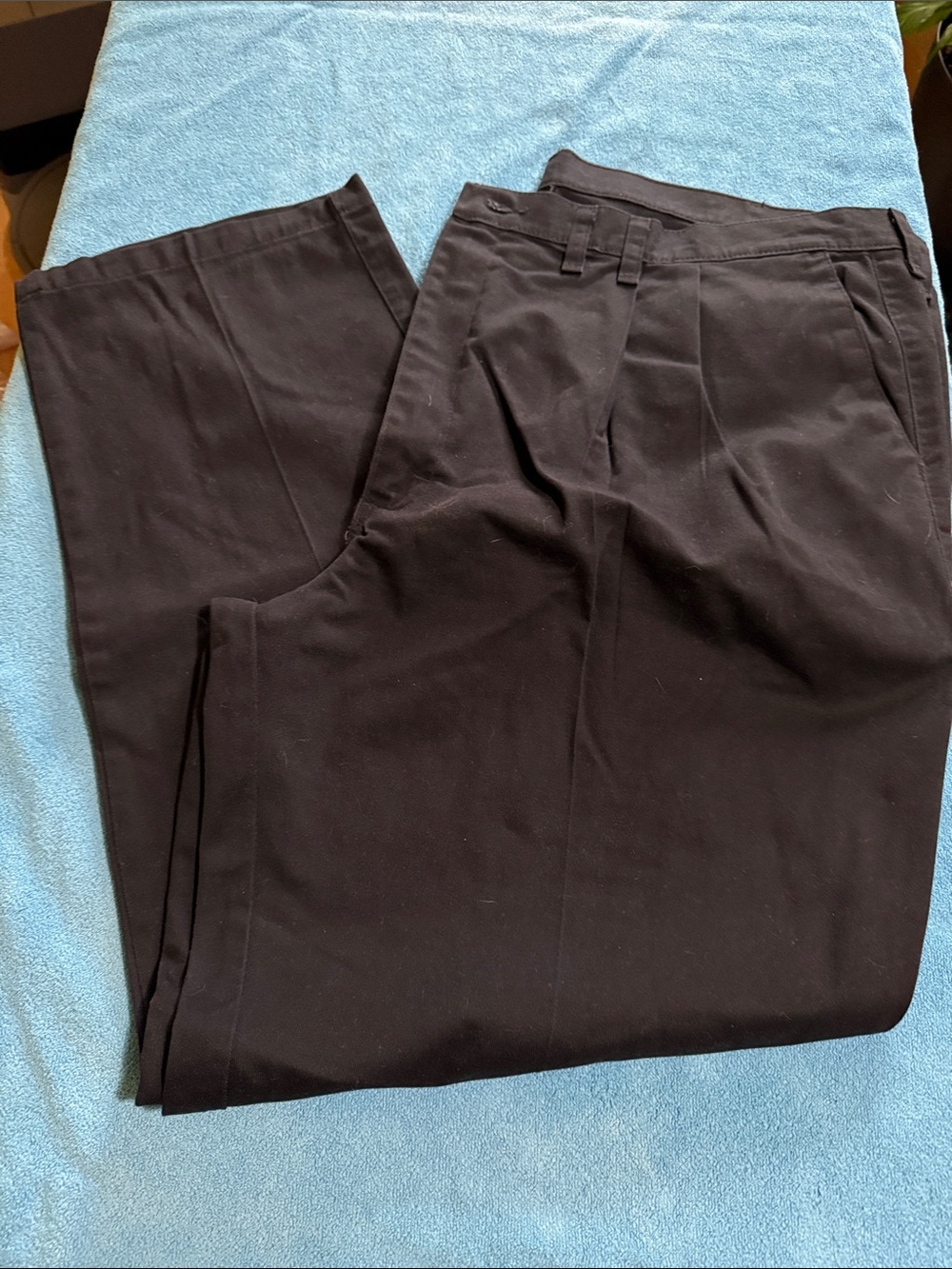 Wrangler Men's Black Pleated Dress Trousers